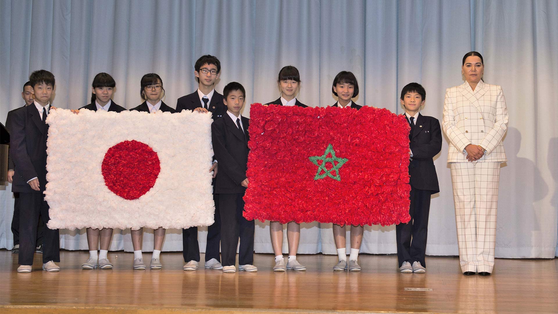 <strong>SAR la Princesse Lalla Hasnaa</strong> visite une école de Tokyo